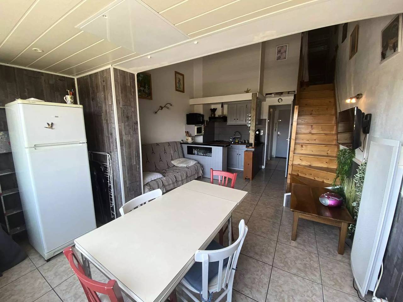 Appartement entier, Appartement 6 couchages accès mer à pied in Le Brusc, Six-Fours-les-Plages