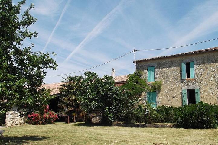 Gîte pour 11 personnes, avec Terrasse et Jardin à Saint-Jean-de-Duras