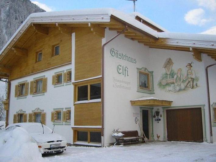 Ferienwohnung für 2 Personen, mit Balkon und Terrasse sowie Garten und Sauna im Stubaital