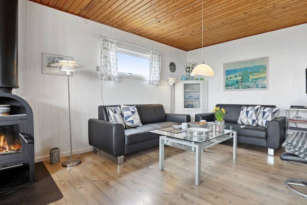 \"Bondi\" - 150m from the sea in Boderne, Aakirkeby