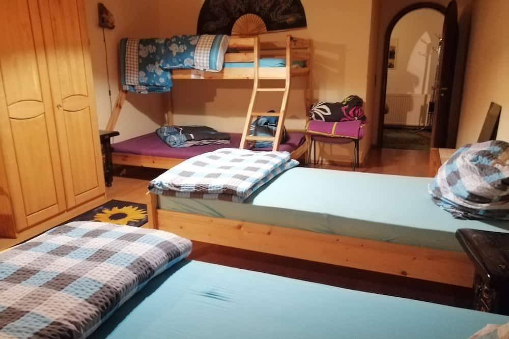 Ruhiges Keller Appartement Innenhof Sauna Mini Gym & Kicker in Neumarkt in der Oberpfalz, Ostbayern