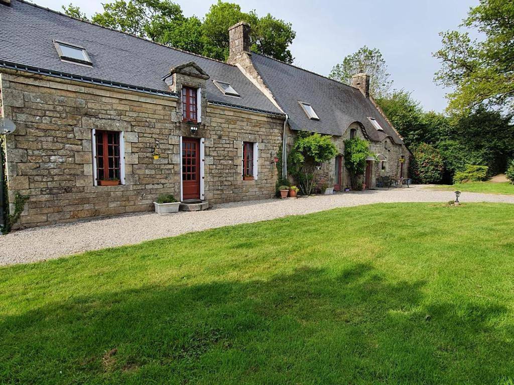 Grande maison avec piscine couverte et chauffée in Saint-Barthélemy (France), Région de Pontivy