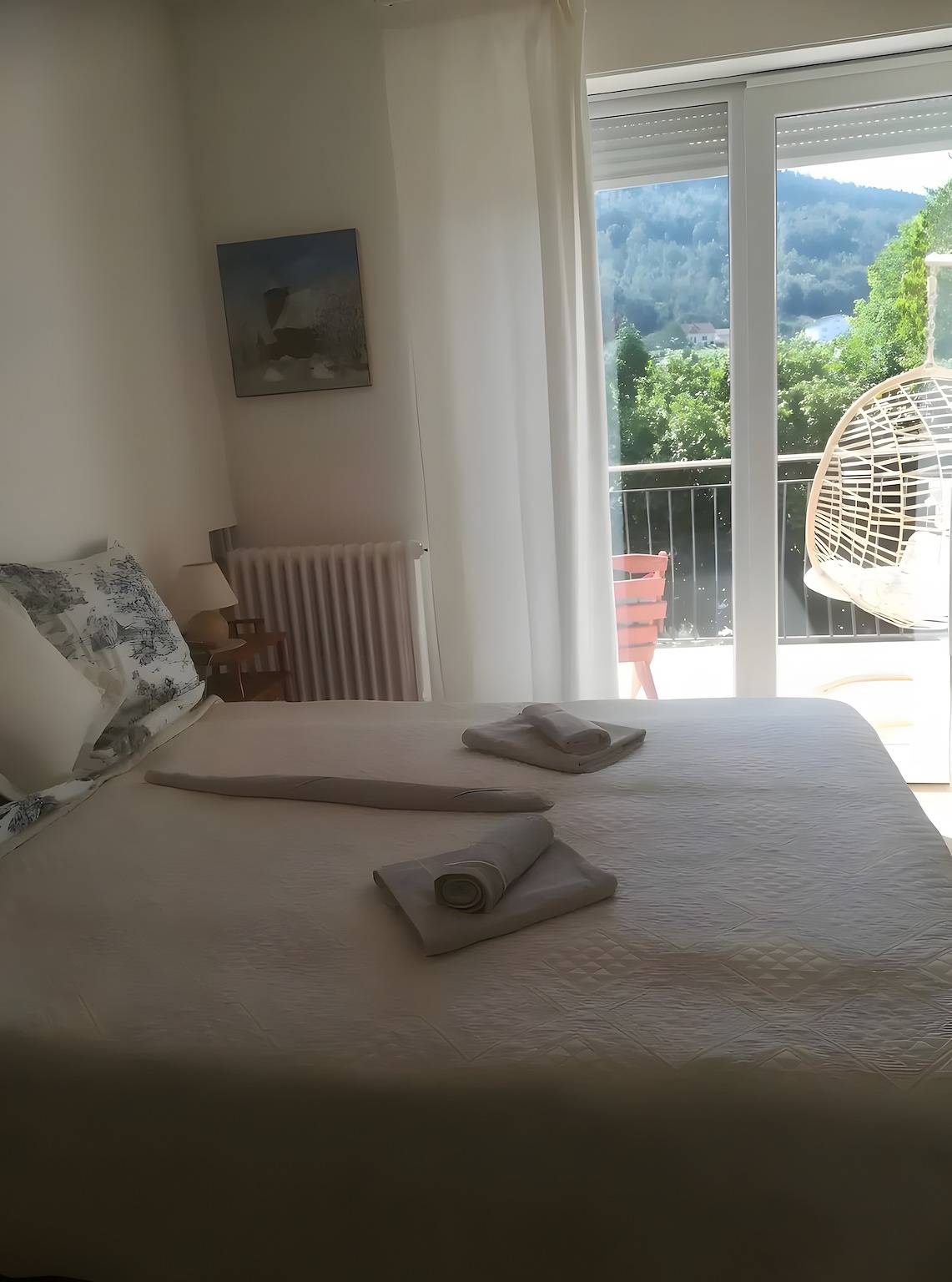 Chambre d'hôtes « Chambre B et C – Sportive » avec vue montagne, terrasse partagée et Wi-Fi in Cornimont, Parc naturel régional des Ballons des Vosges