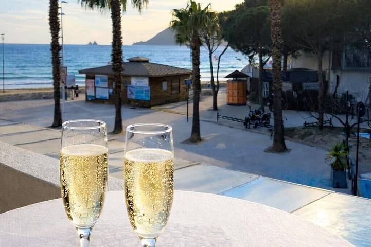 Gîte pour 4 personnes, avec terrasse dans Plage des Sablettes
