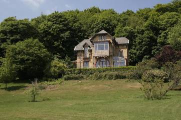 Gîte pour 8 personnes, avec jardin et vue, animaux acceptés à Flobecq