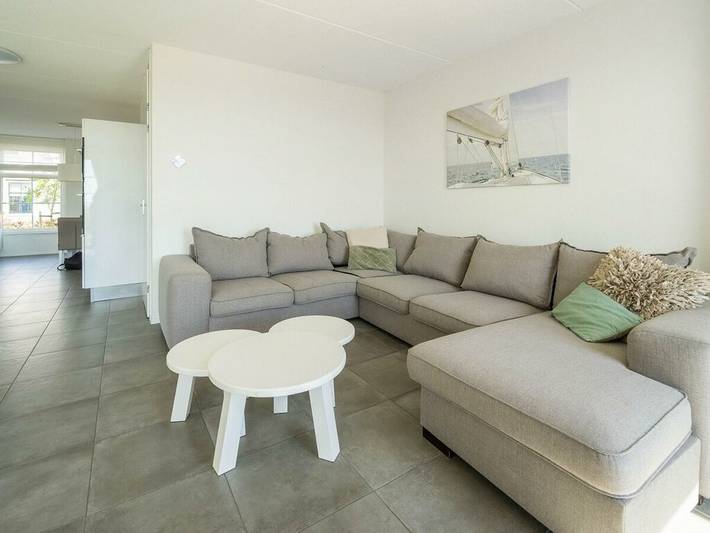 Ferienhaus in Uitdam mit Terrasse in Markermeer