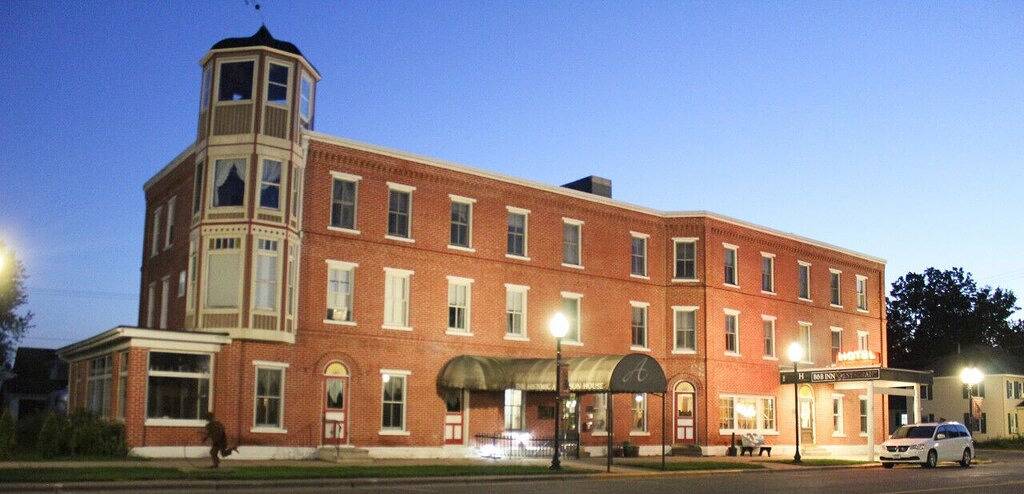 Ah #5 · Ah #5 Queen Suite w/Shower in Wabasha, Wabasha County