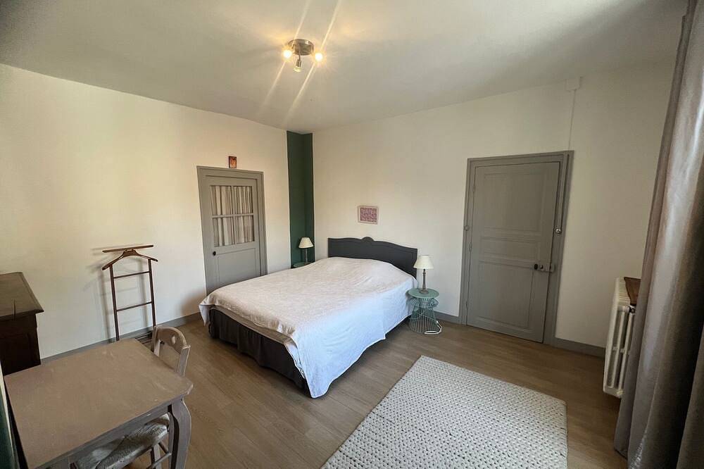 Grande Maison in the heart of Paray le Monial - 14p in Paray-le-Monial, Charolles und Umgebung