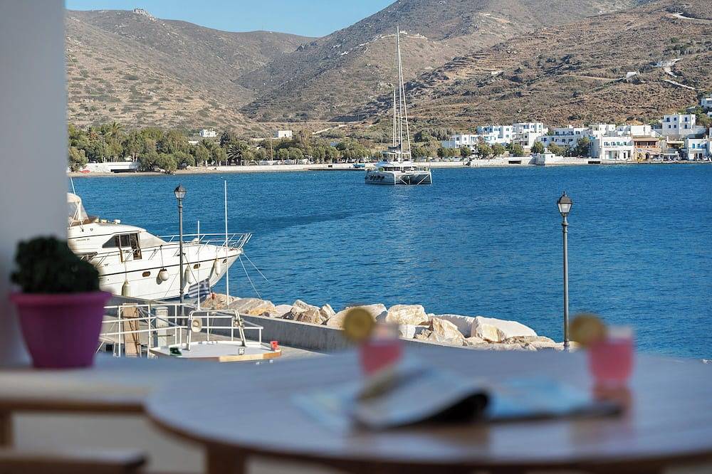Entire apartment, Apartment 'Nicolas House 2' with Sea View, Private Terrace and Air Conditioning in Amorgos