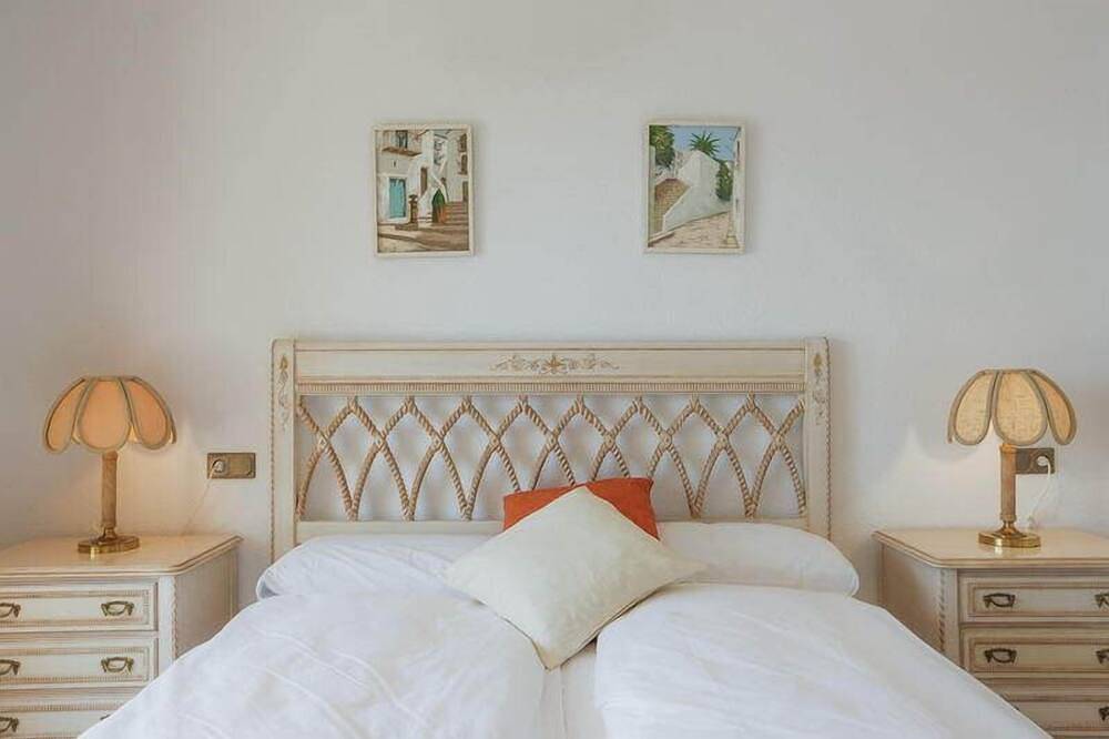 Top Ferienhaus mit Pool direkt 1. Linie am Strand - einzigartig auf Ibiza in Cala Llenya, Santa Eulària des Riu
