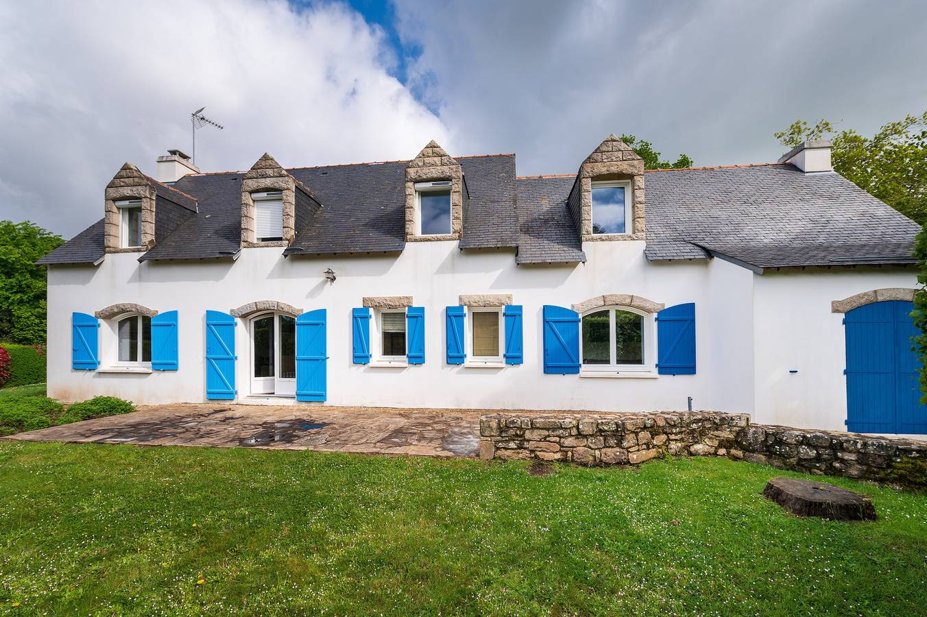 Maison de vacances 'Madig Azul Maison Piscine Chauffée' avec piscine privée, terrasse et Wi-Fi in La Trinité-sur-Mer, Côte des Mégalithes
