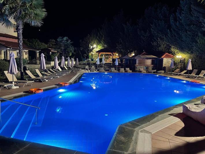 Location de vacances pour 2 personnes, avec jardin ainsi que vue et piscine dans Kalambáka - 4