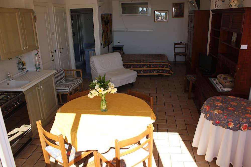 Apartamento entero, Estudio villa brillante .650 metros a pie o en bicicleta desde el mar in Diano Marina, Diano Marina Municipio