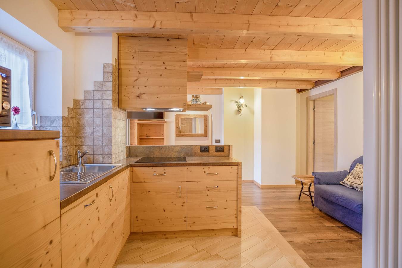 Entire apartment, Apartment Chalet Osmar Appartamento 2 with Mountain View, Wi-Fi, Garden & Terrace in Campitello di Fassa, Dolomiti Superski