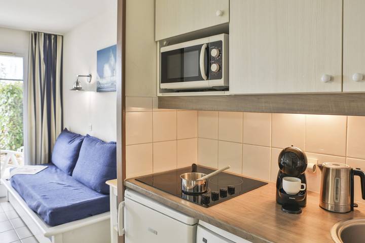 Gîte pour 4 personnes, avec piscine ainsi que vue et jardin, adapté aux familles à Talmont-Saint-Hilaire - 3