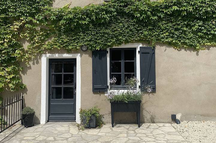 Gîte pour 4 personnes, avec Terrasse ainsi que Jardin et Piscine dans Chives