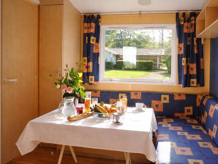 Camping des Bains - Mobilhome 4 personnes - Super Venus in Saint-Honoré-les-Bains, Parc naturel régional du Morvan