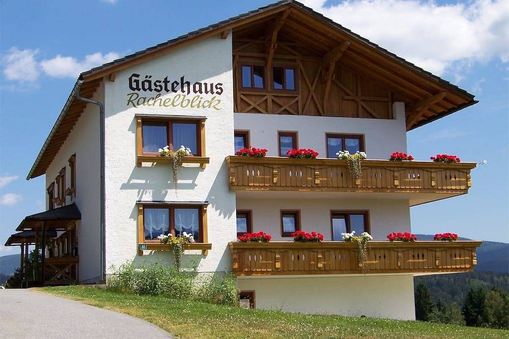 Apartamento inteiro, Bom apartamento de 2 quartos perfeito para casais in Frauenau, Šumava Mountains