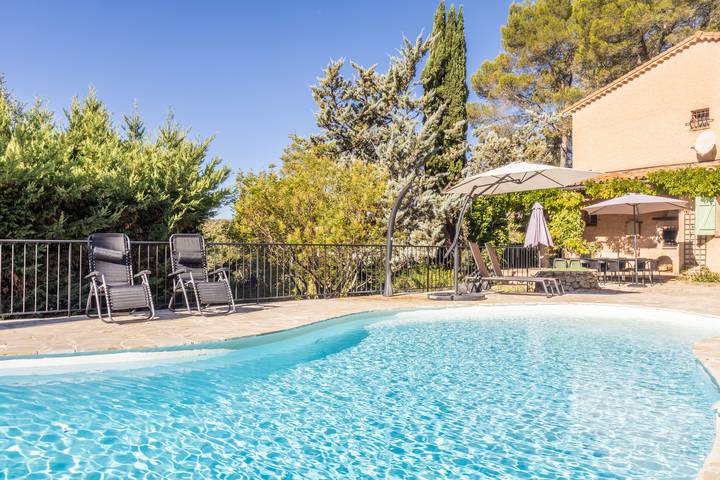 Location de vacances pour 8 personnes, avec terrasse et jardin à Draguignan - 2