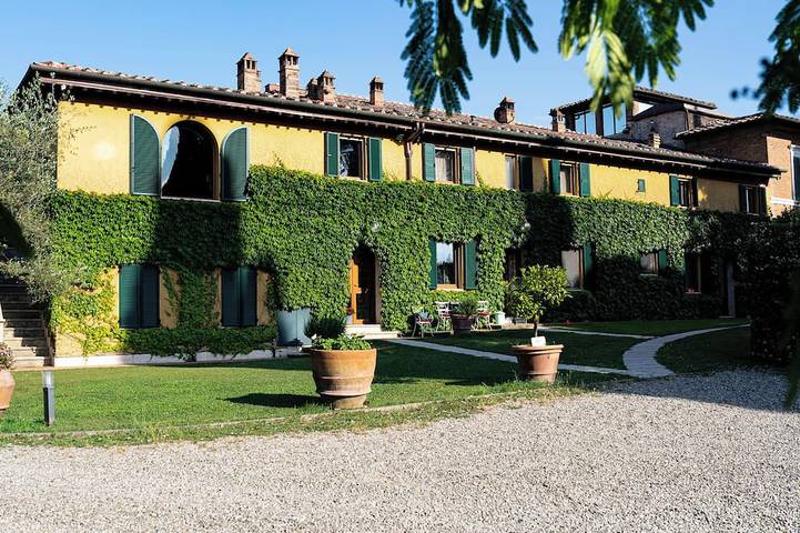 Luxury Apartment in a Stunning 17th-Century Tuscan Villa with Pool & Spa in Siena, Siena region2
