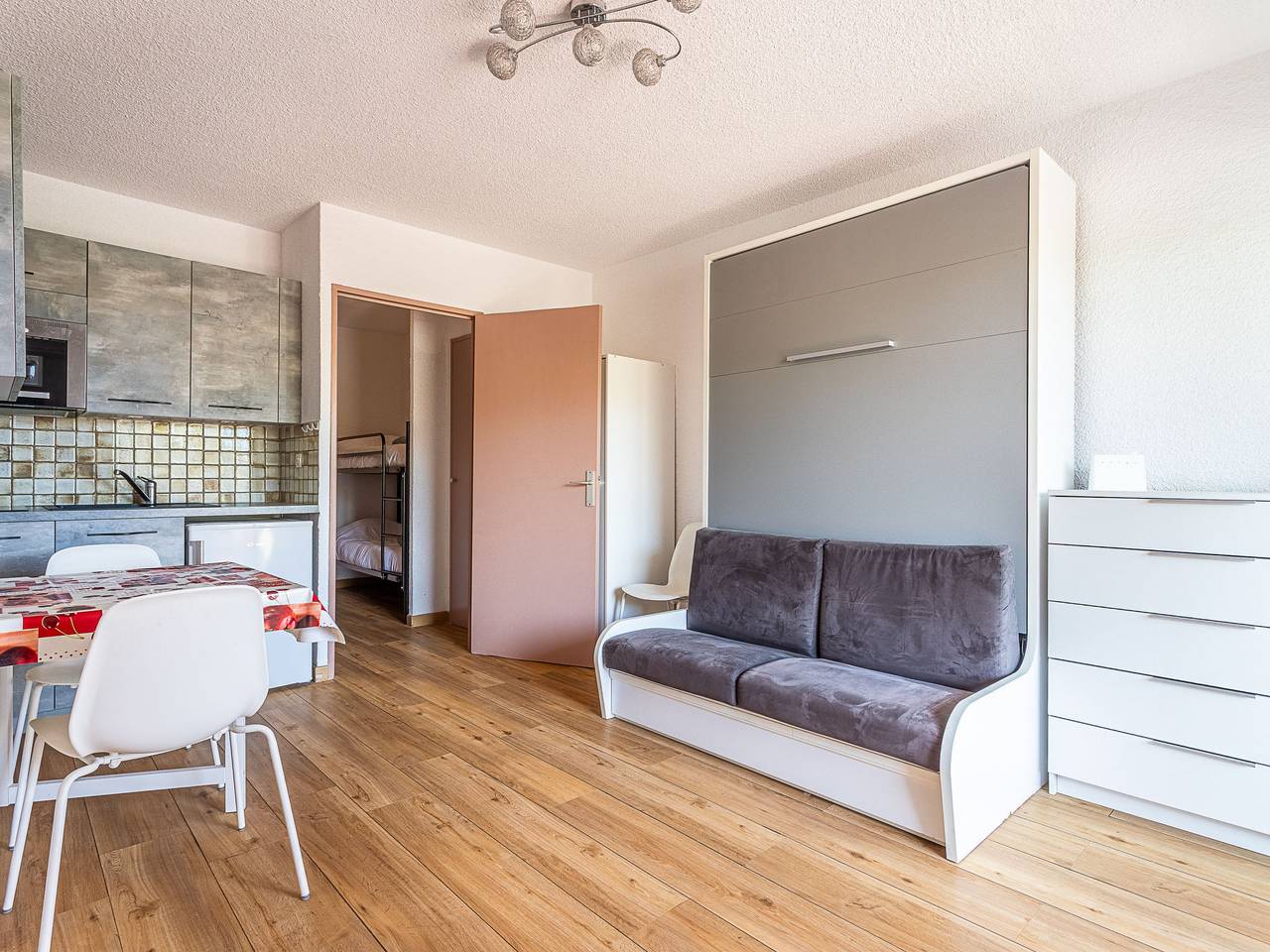 Entire apartment, L'Alicastre in Le Lavandou, Parc national Port-Cros