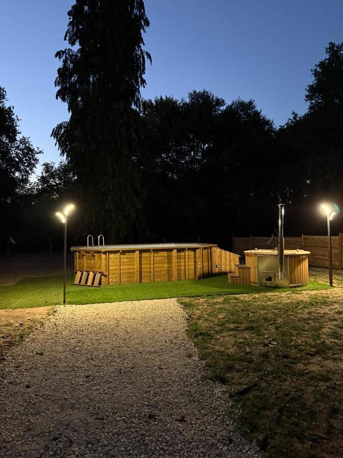 Location de vacances pour 6 personnes, avec jardin ainsi que piscine et jacuzzi à Lucbardez-et-Bargues - 4