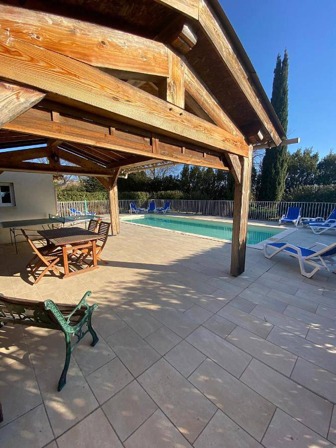 Location de vacances pour 6 personnes, avec jardin et piscine à Aureille - 4