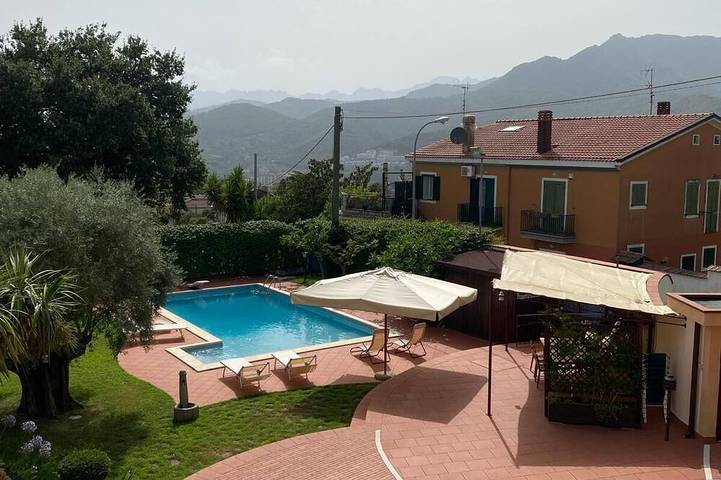B&B für 9 Personen, mit Garten und Pool in Salerno