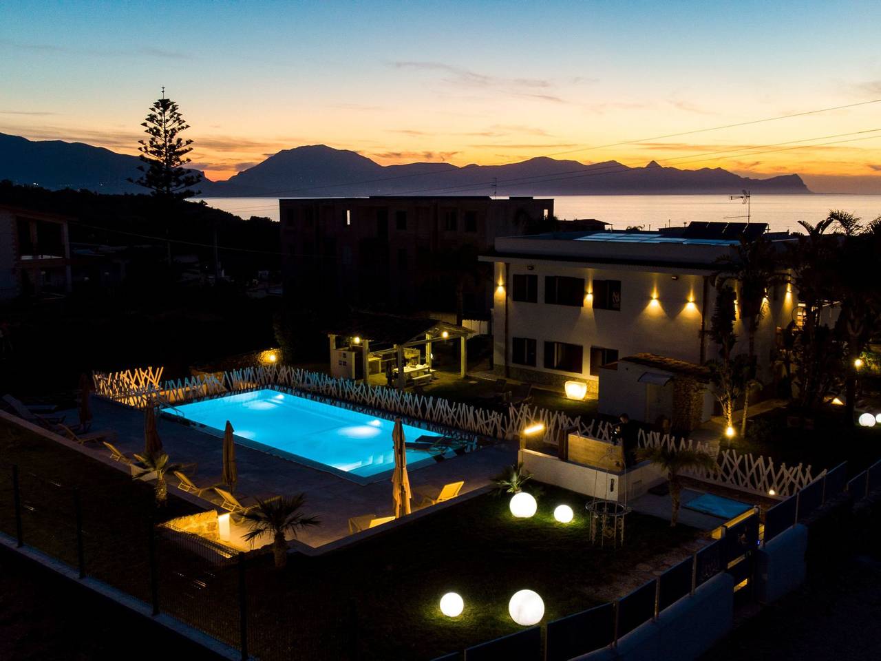 Appartement entier, Lila Wohnung mit Schwimmbad und Meerblick in Balestrate, Province de Palerme