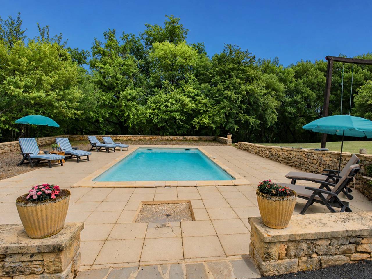 Gite située au calme, avec piscine et belle vue in Saint-Avit-Sénieur, Périgord Pourpre