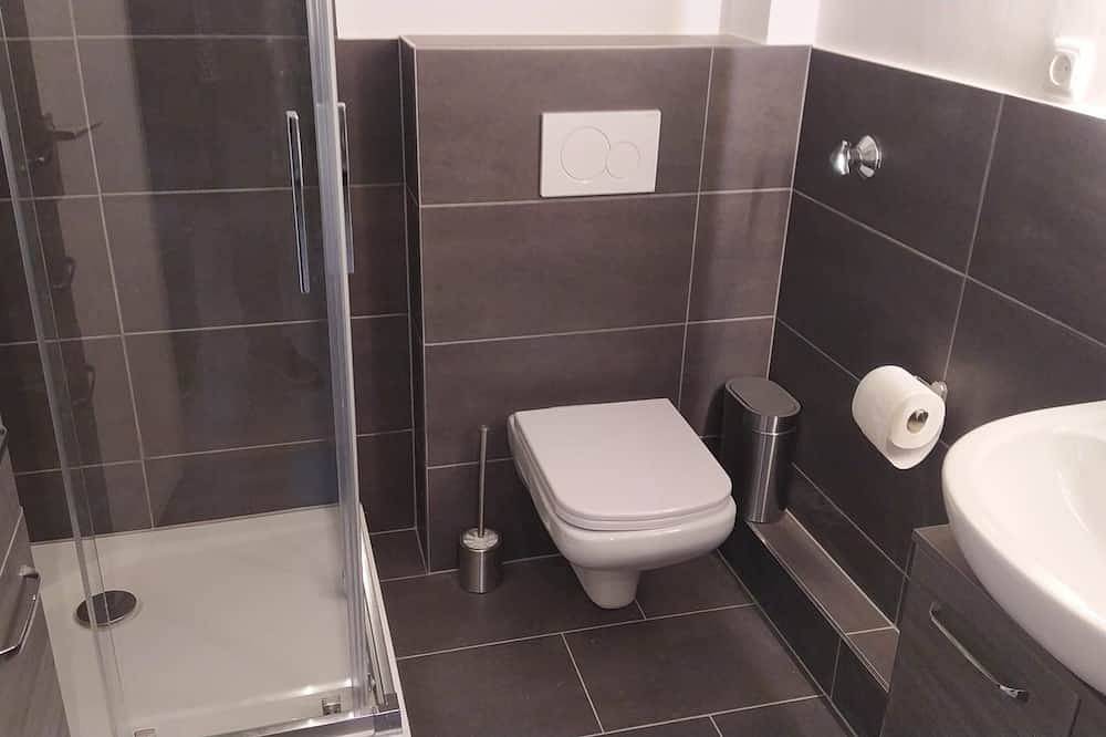 Ganze Wohnung, Appartement ohne Balkon,links im 3.Og - Frisch renovierte Appartements in Mönchengladbach, Niederrhein