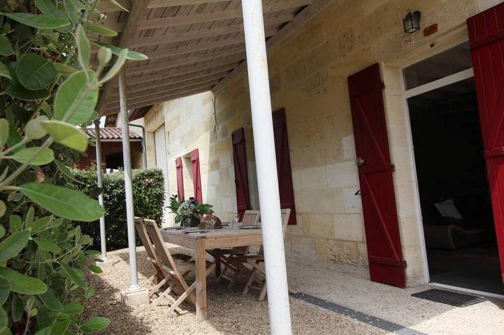 Location de vacances pour 6 personnes, avec jardin dans Saint-Martin-de-Laye