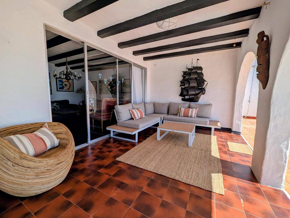 Villa Coki Deluxe - First line of the beach in Playa del Hombre, Telde