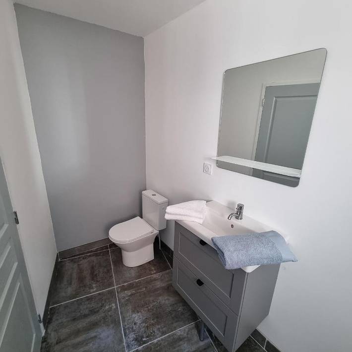 Gîte pour 4 personnes, avec terrasse et vue à Comprégnac - 2