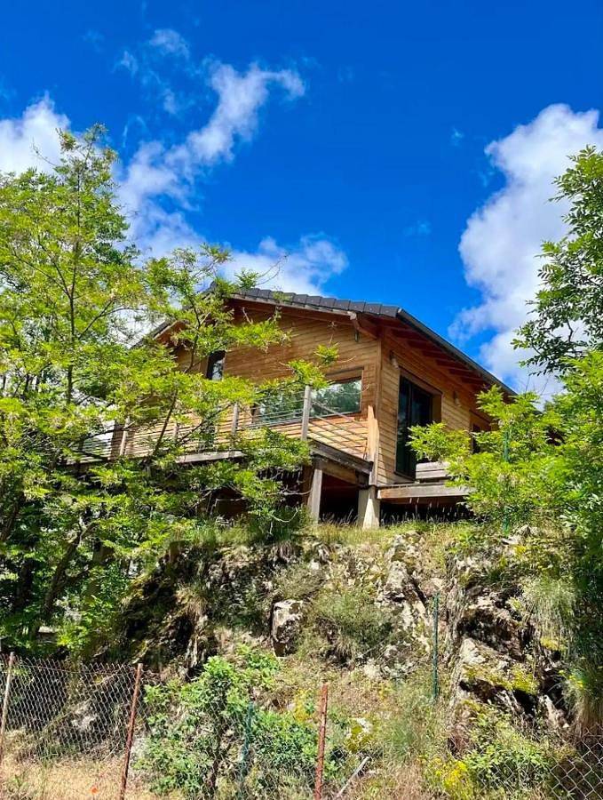 Chalet pour 10 personnes, avec Balcon et Terrasse ainsi que Jardin et Vue à Ax-les-Thermes
