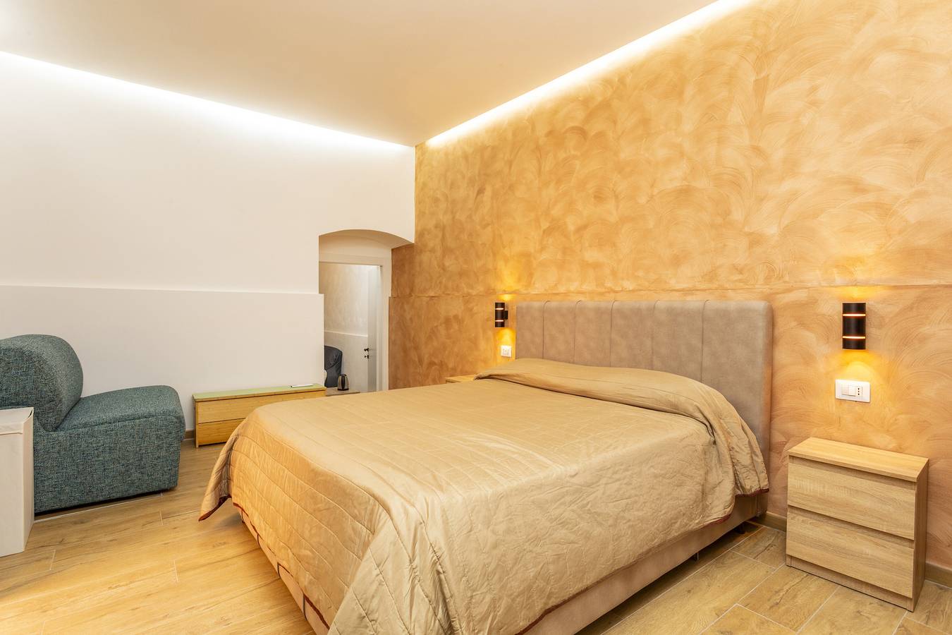 Appartamento intero, Appartamento 'La Dimora Incantata' con terrazza privata, Wi-Fi e aria condizionata in Catania, Catania e dintorni