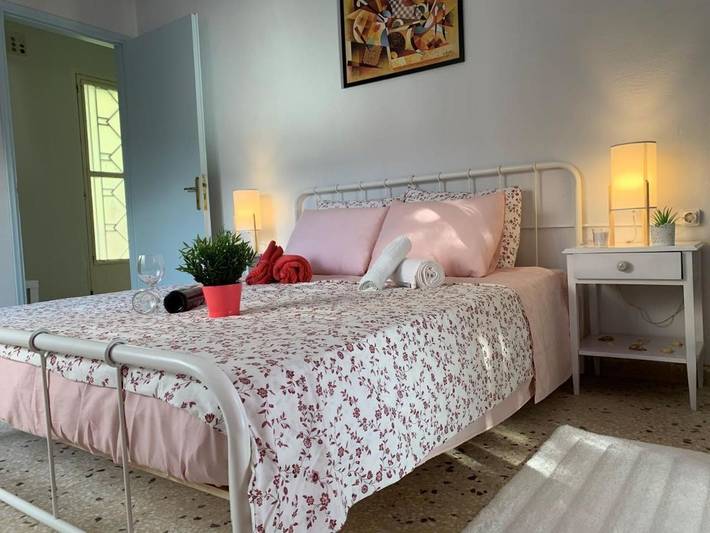 Gîte pour 5 personnes, avec jardin et vue dans Poros - 3