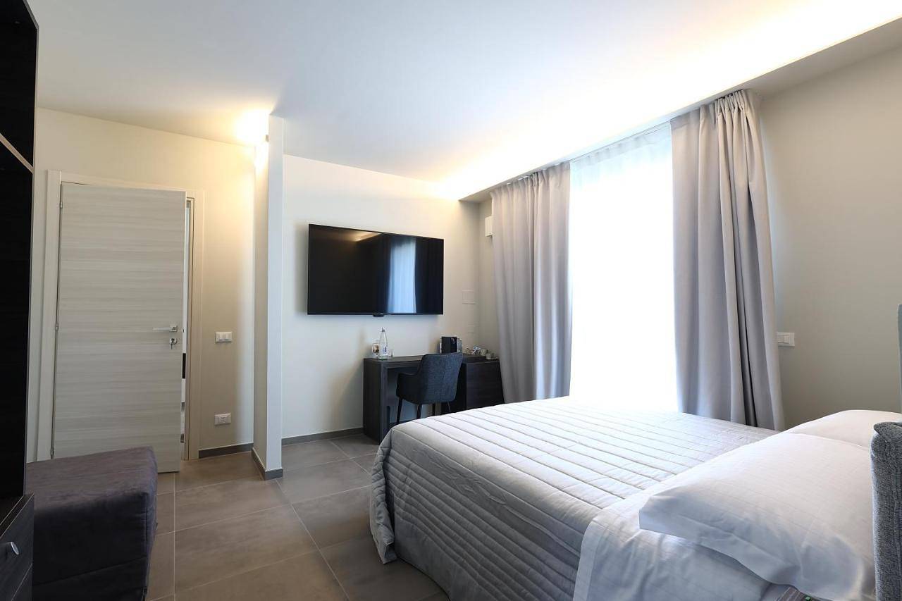 Double Room with Private Bathroom in Formigine, Provincia di Modena