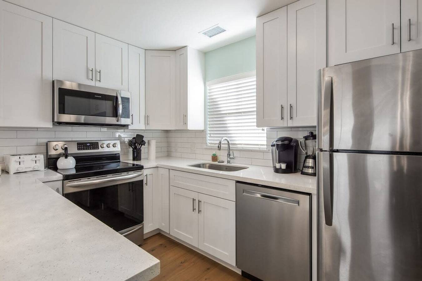 Entire apartment, Sea Esta Suite by Brightwild   Pool on Duval in Key West, Lower Keys