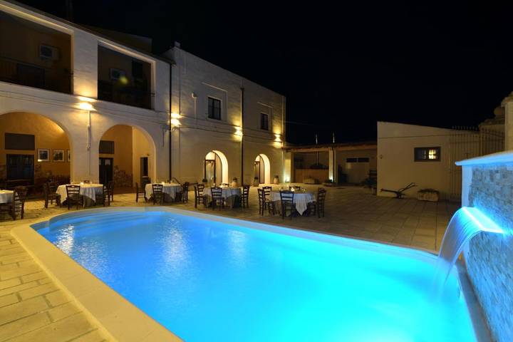 Alloggio in famiglia per 2 persone, con terrazza e idromassaggio nonché giardino e piscina - 1