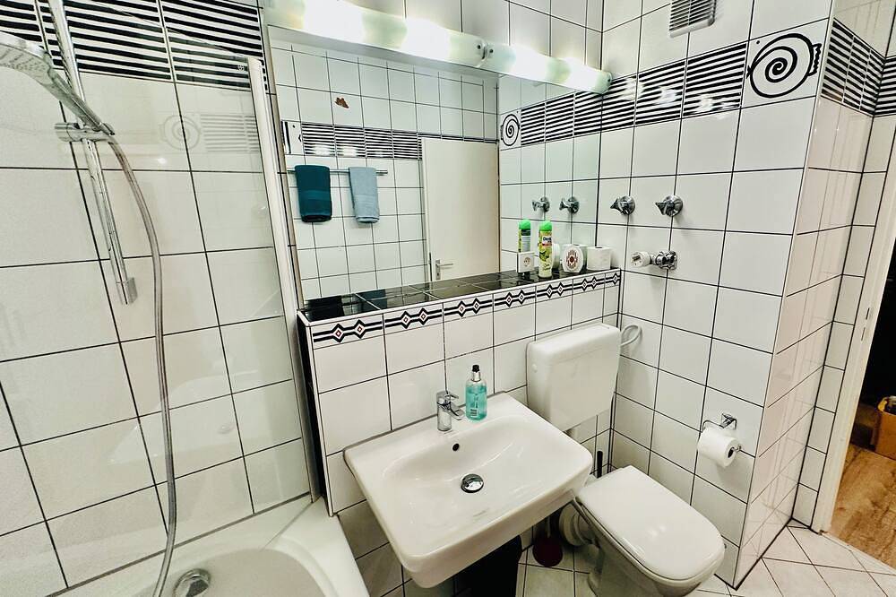 Entire apartment, Eastside Apartment Karlsruhe – stylish and peaceful living in Karlsruhe, Rhine Plain