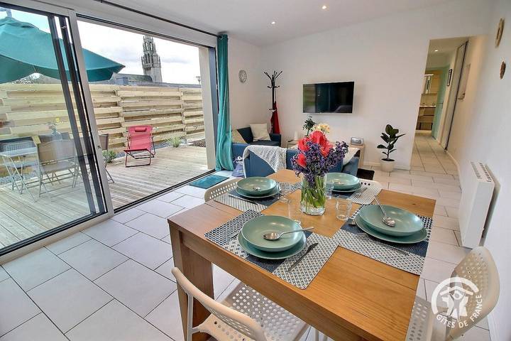 Gîte pour 4 personnes, avec terrasse et jardin à Hengoat