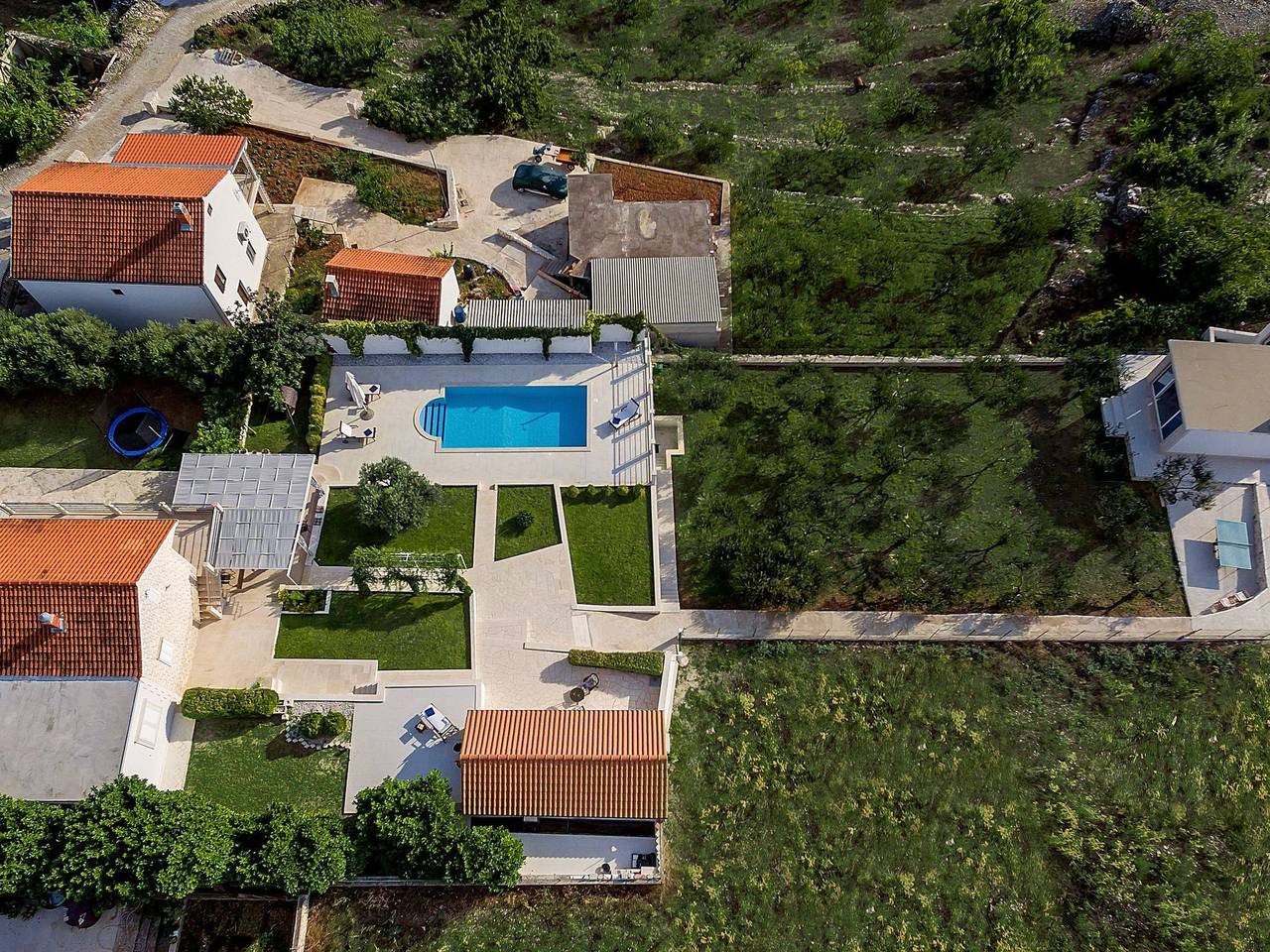 Finca mit Garten, Grill und Terrasse in Brac