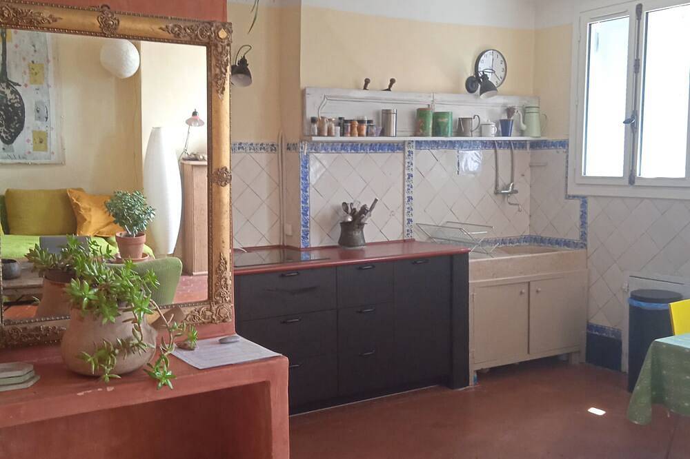 Chambre dans appartement central et calme\n\nroom in central and quiet apartment in Marseille, Région de Marseille