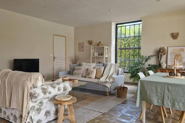 Gîte pour 4 personnes, avec jardin à Chasse-sur-Rhône - 2