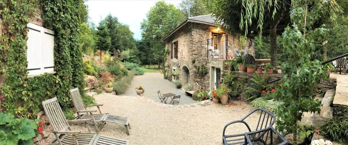 Location de vacances pour 4 personnes, avec jardin et vue ainsi que vue sur le lac et piscine, adapté aux familles à Caudebronde - 3