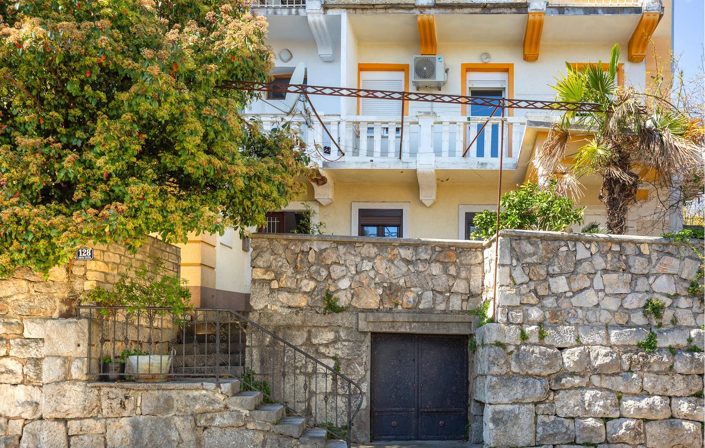 Entire holiday apartment, Holiday apartment for 2 people with terrace in Opatija Riviera