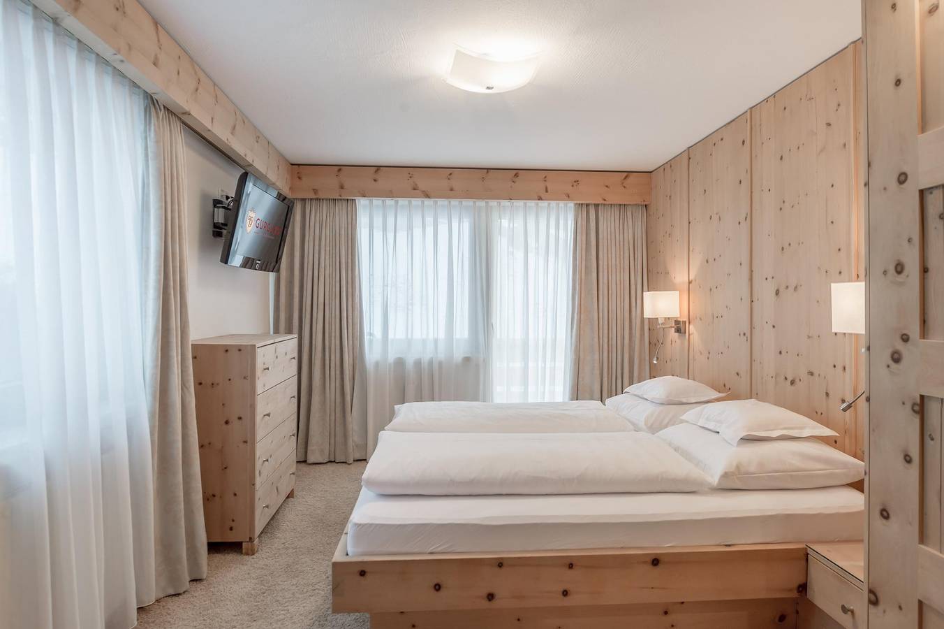 Doppelzimmer Standard im Zirbenstil, non-refundab in Obergurgl, Sölden (Österreich)