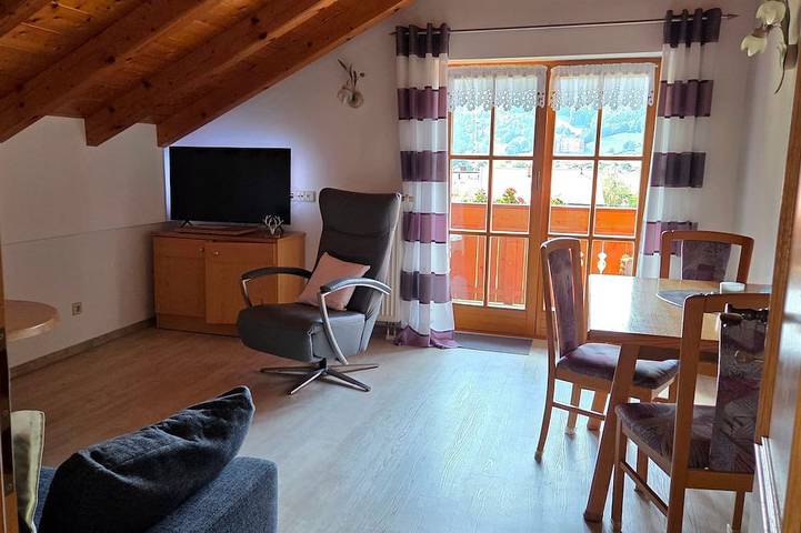Ferienwohnung für 3 Personen, mit Balkon und Garten
