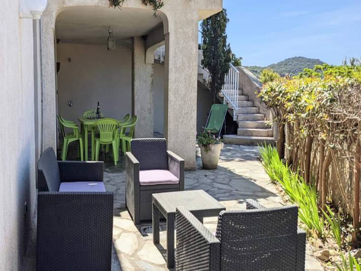 Gîte pour 4 personnes, avec terrasse, adapté aux familles dans Plage de Mare e Sole